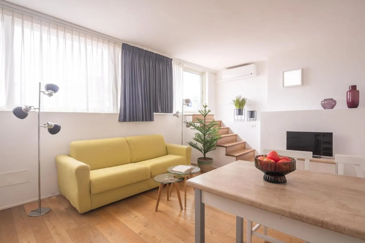 Centrale Mazzoni Apartments R&R 베니스 이탈리아