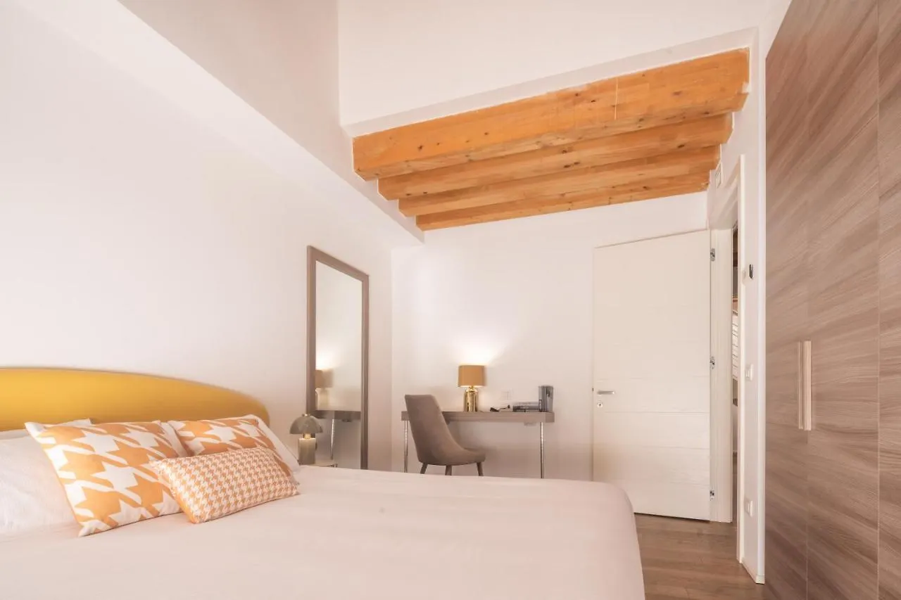 Centrale Mazzoni Apartments R&R Venice 0*,