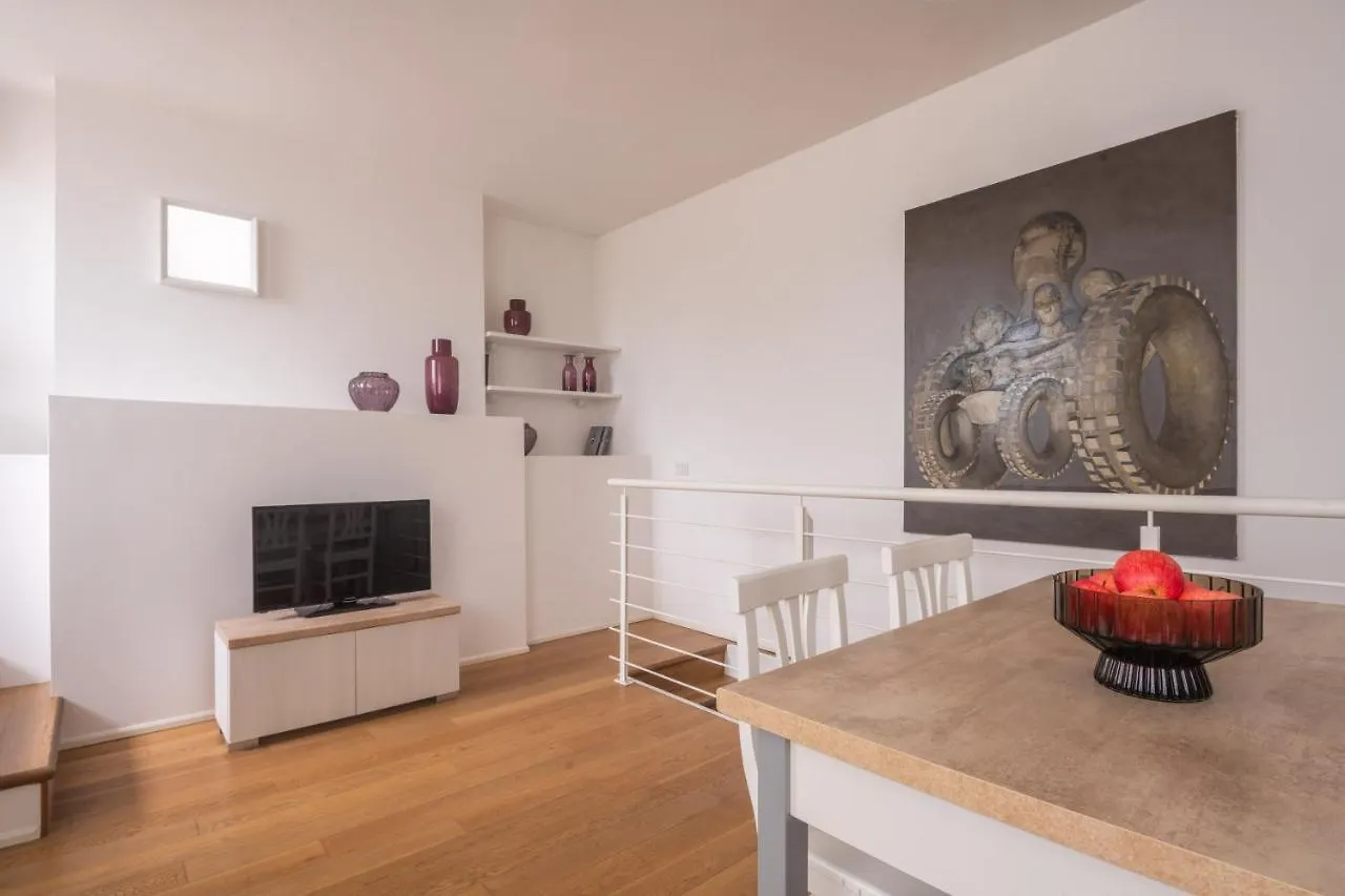 Centrale Mazzoni Apartments R&R Venice Italy