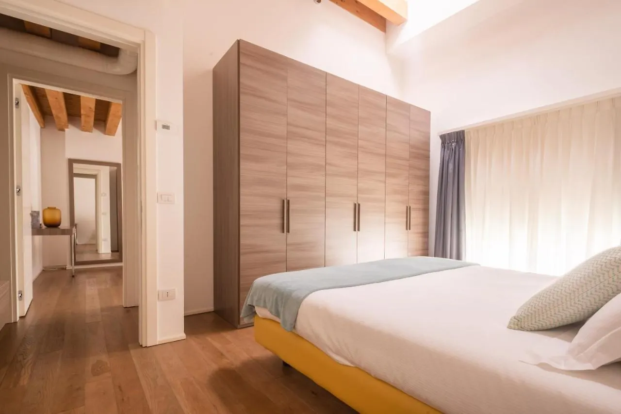 Centrale Mazzoni Apartments R&R Venice 0*,  Italy