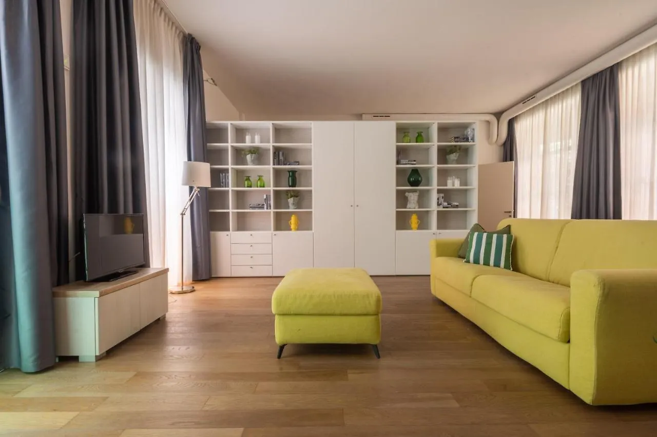 Centrale Mazzoni Apartments R&R Venice Italy