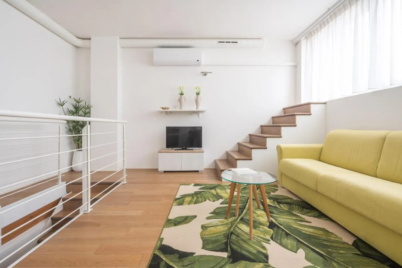 Centrale Mazzoni Apartments R&R Venice Italy