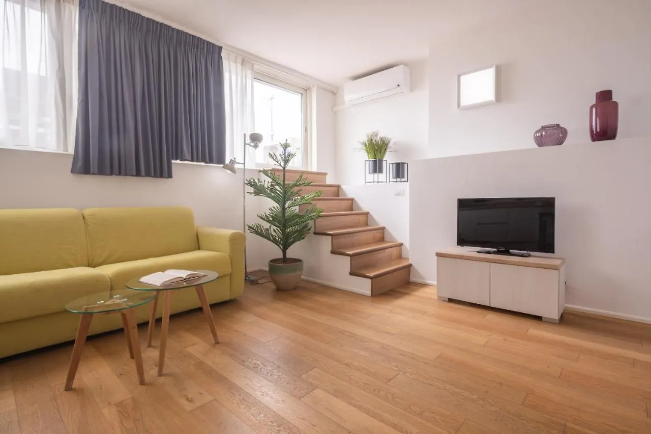 Centrale Mazzoni Apartments R&R Венеция