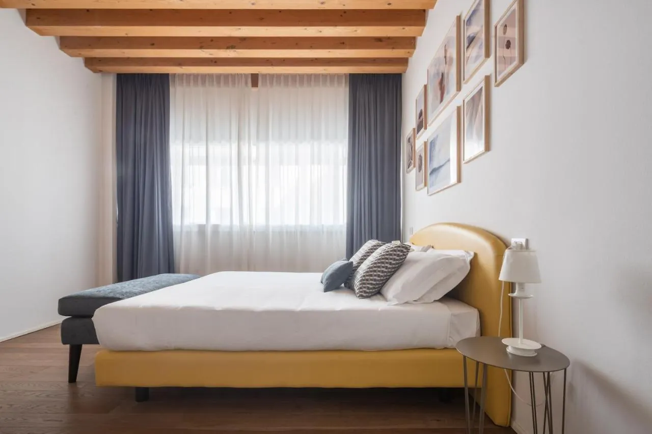 Centrale Mazzoni Apartments R&R Венеция