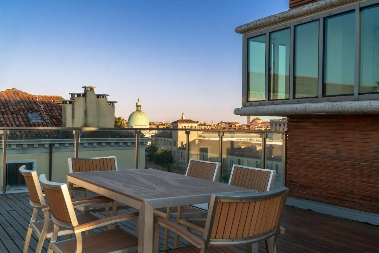 Centrale Mazzoni Apartments R&R Венеция